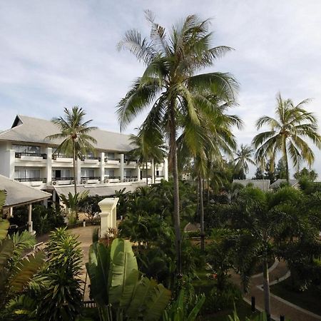 Golden Pine Beach Resort Pran Buri Exterior photo