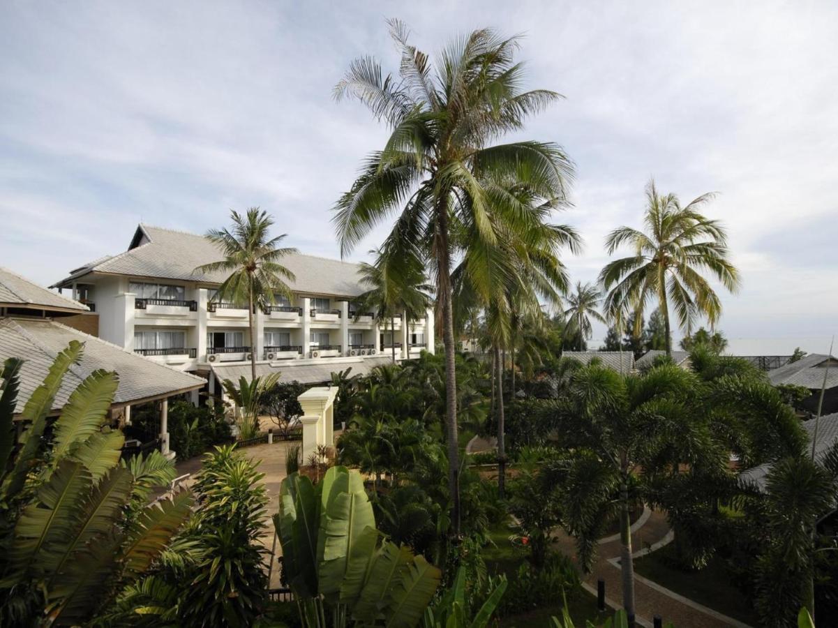 Golden Pine Beach Resort Pran Buri Exterior photo