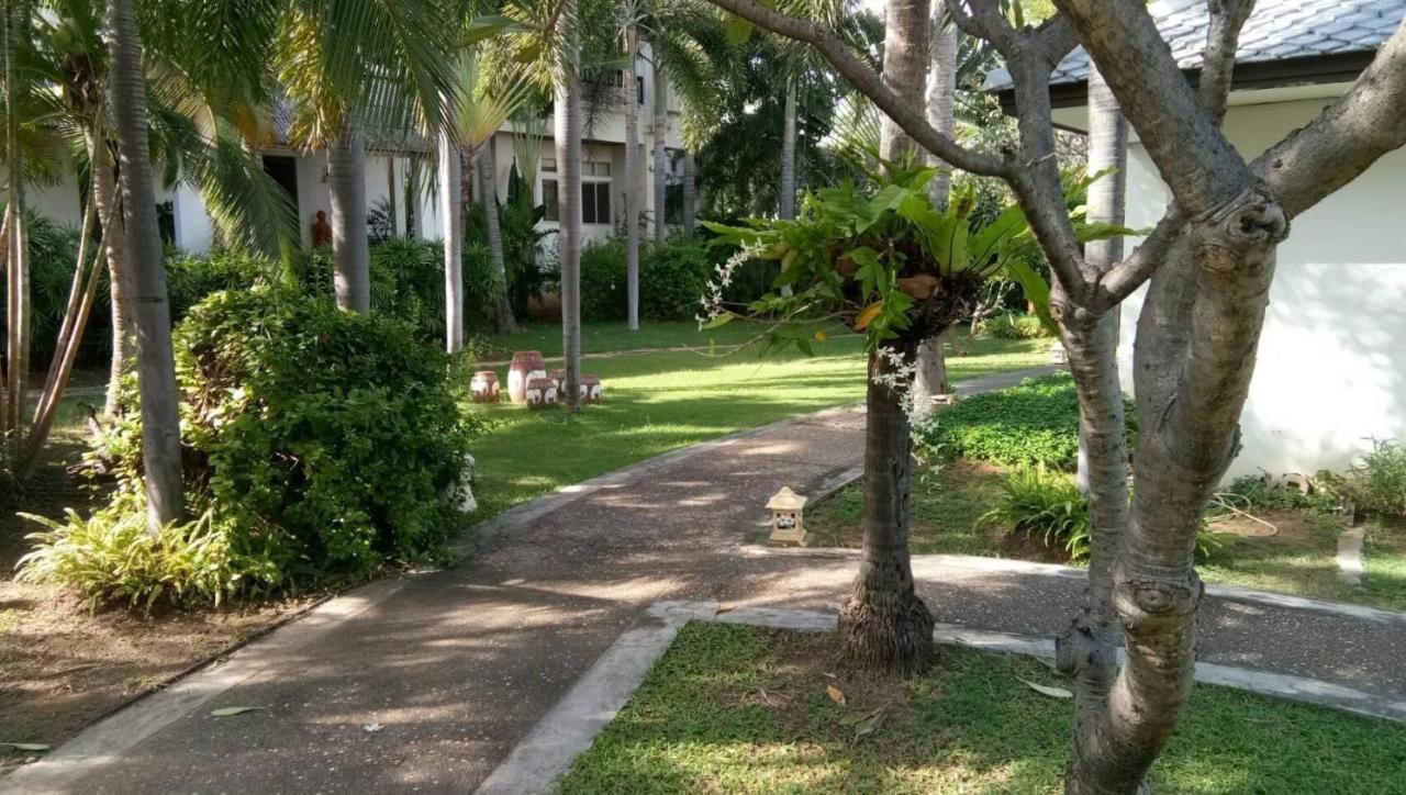 Golden Pine Beach Resort Pran Buri Exterior photo