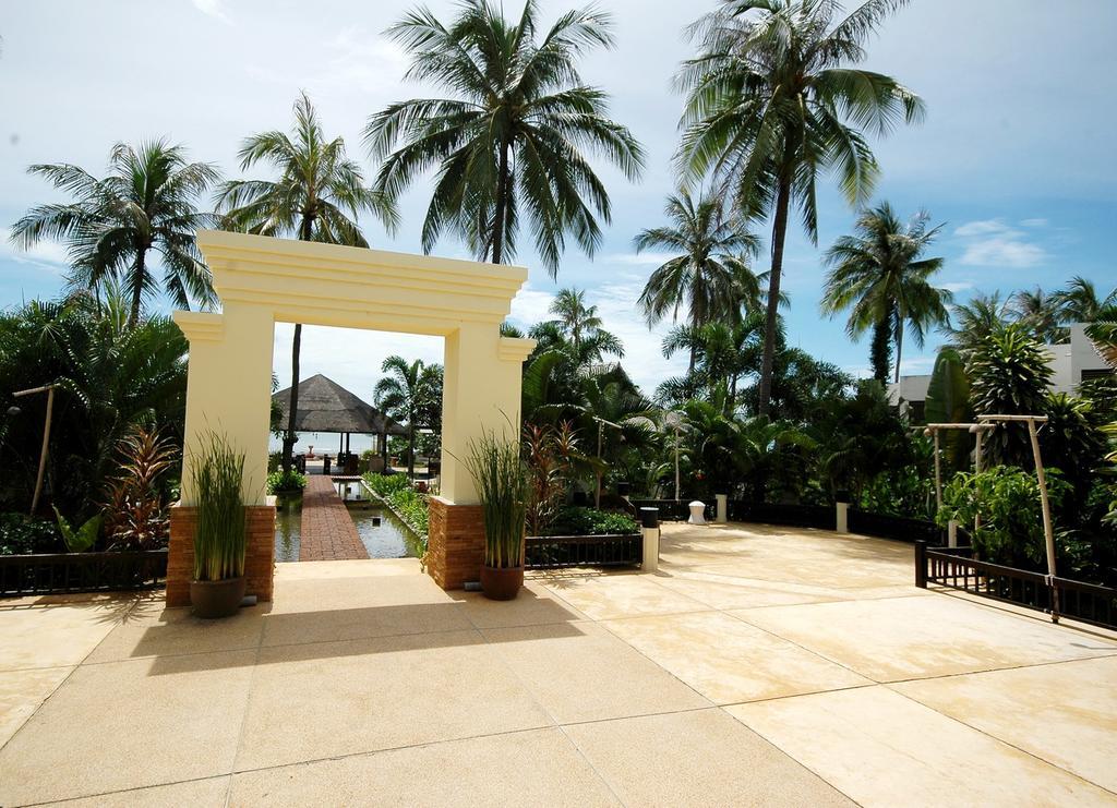 Golden Pine Beach Resort Pran Buri Exterior photo