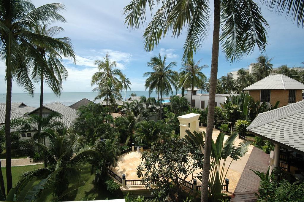 Golden Pine Beach Resort Pran Buri Exterior photo