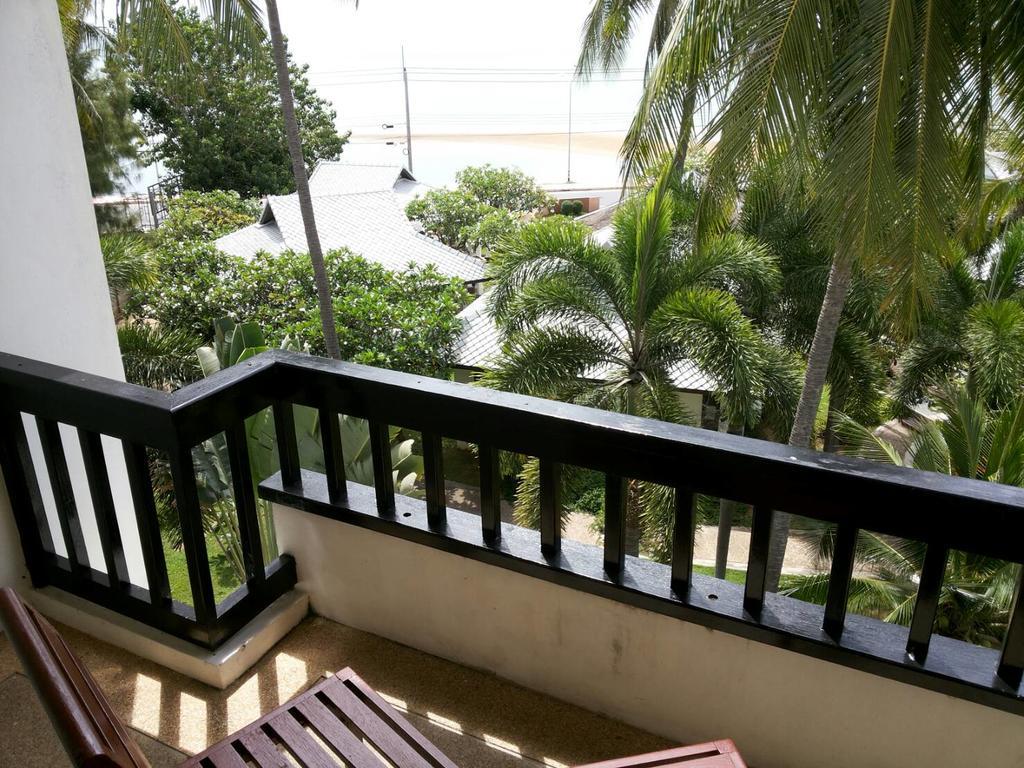 Golden Pine Beach Resort Pran Buri Exterior photo