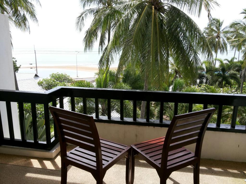 Golden Pine Beach Resort Pran Buri Exterior photo