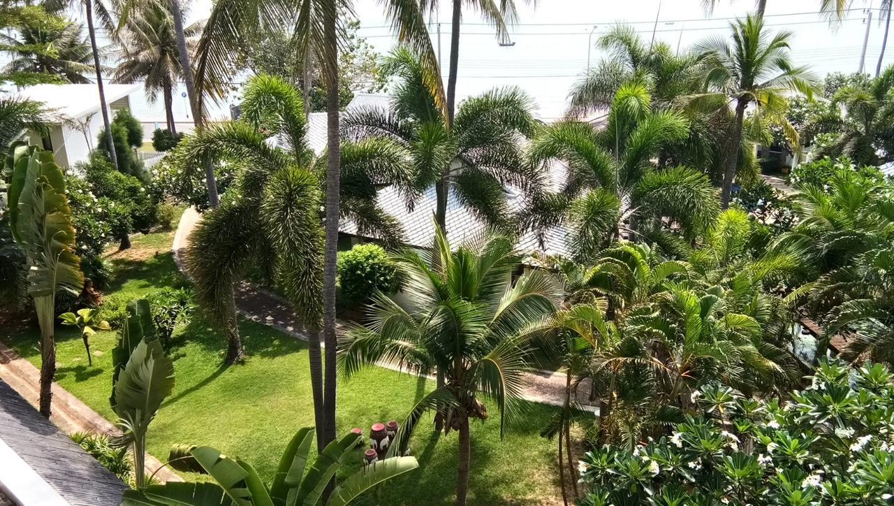 Golden Pine Beach Resort Pran Buri Exterior photo