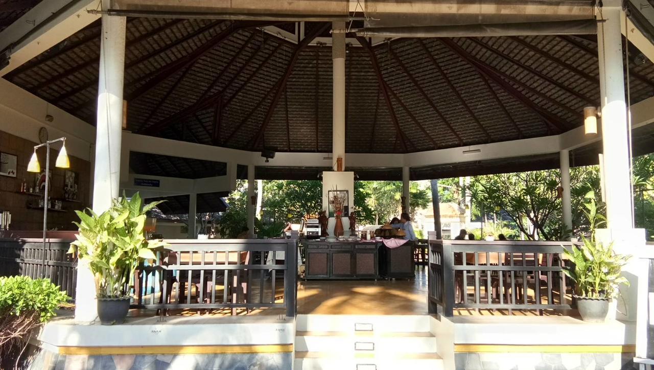 Golden Pine Beach Resort Pran Buri Exterior photo